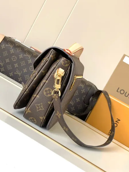 Louis Vuitton Pochette Métis Canvas Bag product view 6