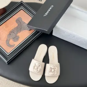 Chanel Women Cream Leather Flower Detail Slides product photo