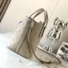 Louis Vuitton Blossom PM Mahina Handbags 20x20x12.5 cm product view 2