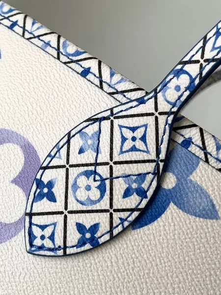 Louis Vuitton Neverfull bag from the “By The Pool” collectio product view 5