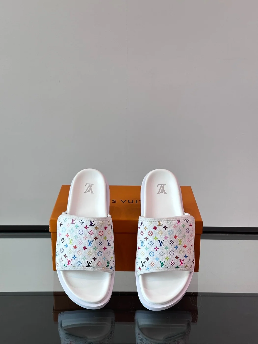 Louis Vuitton Men White Patterned Leather Slides product view 6