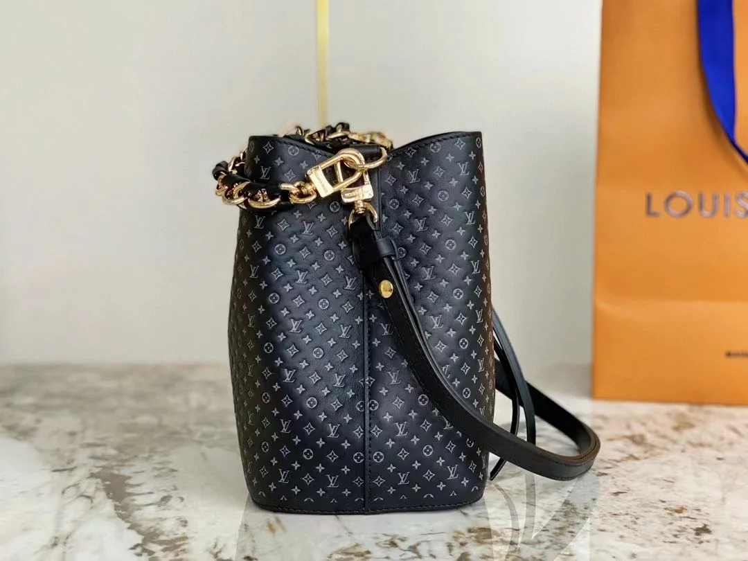 Louis Vuitton Neonoe BB Black Woman’s Handbags 26 cm product view 4