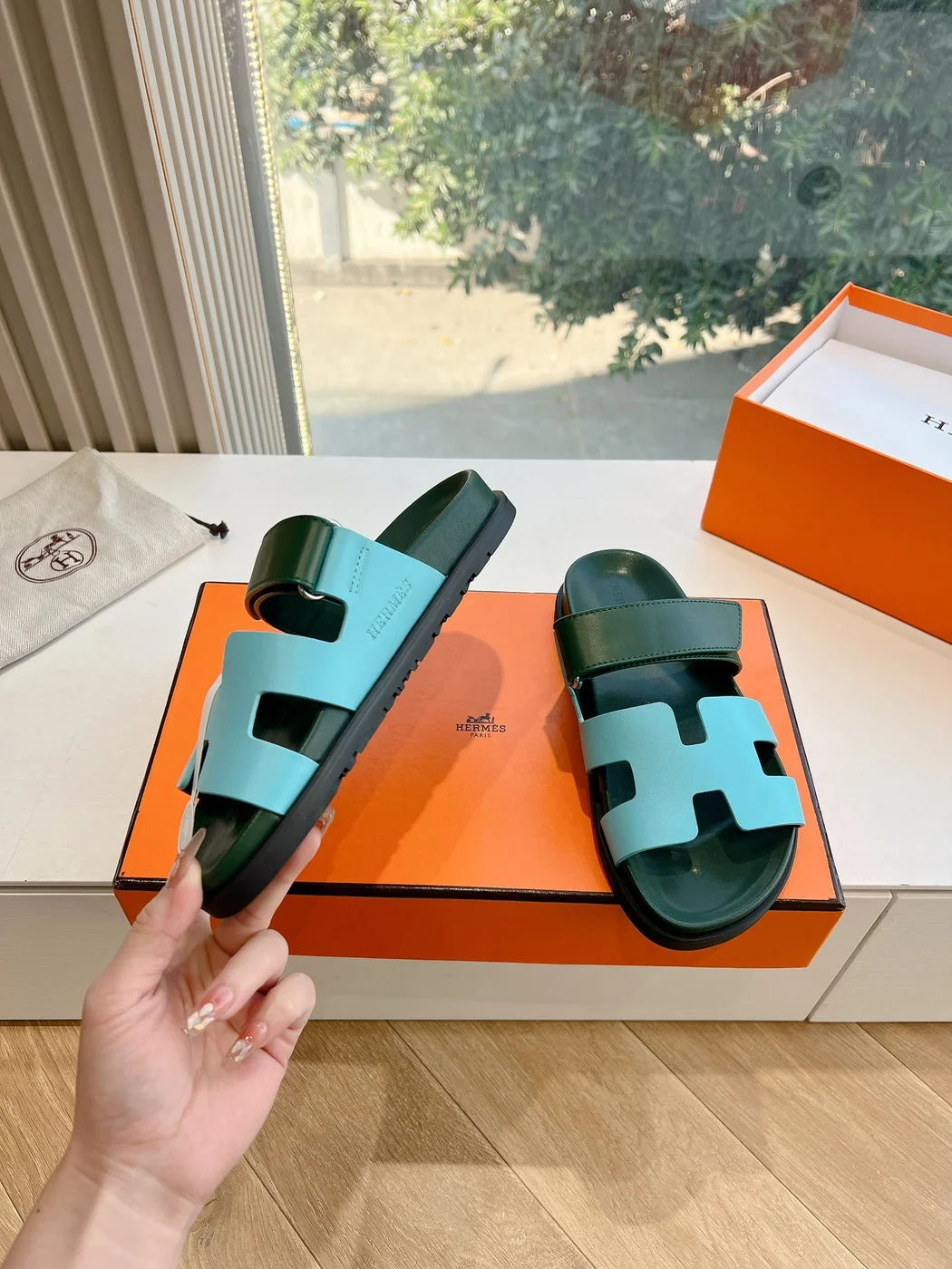 Hermès Women Green Leather Blue Sandals product view 6