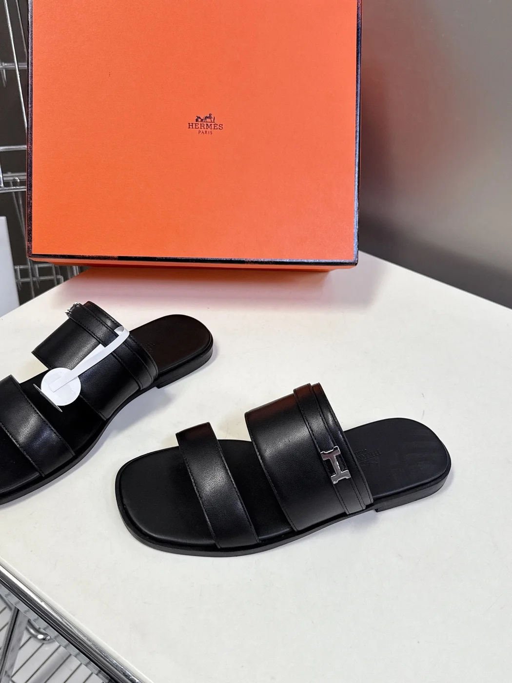 Hermès Women Black Leather Flat Sandals product view 3
