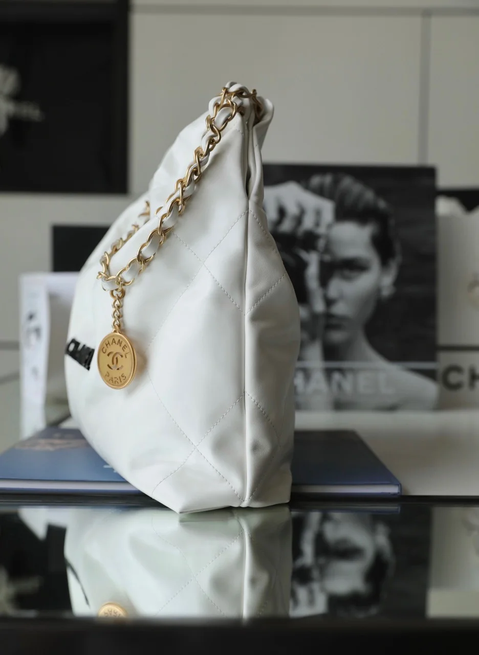 Chanel Handbag 22 Shopping Woman’s White Smooth Leather 35 cm product view 3