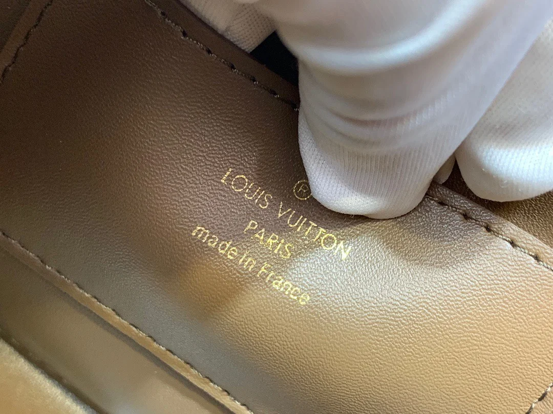Louis Vuitton Twist Handle Lock Gold Handbags 17x25x11cm product view 3