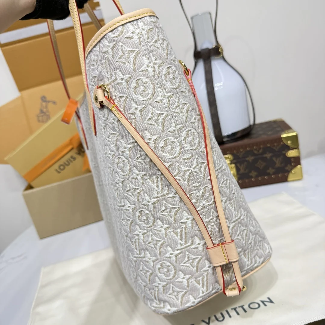 Louis Vuitton Neverfull MM Pre-Fall 2026 collection Bag product view 7