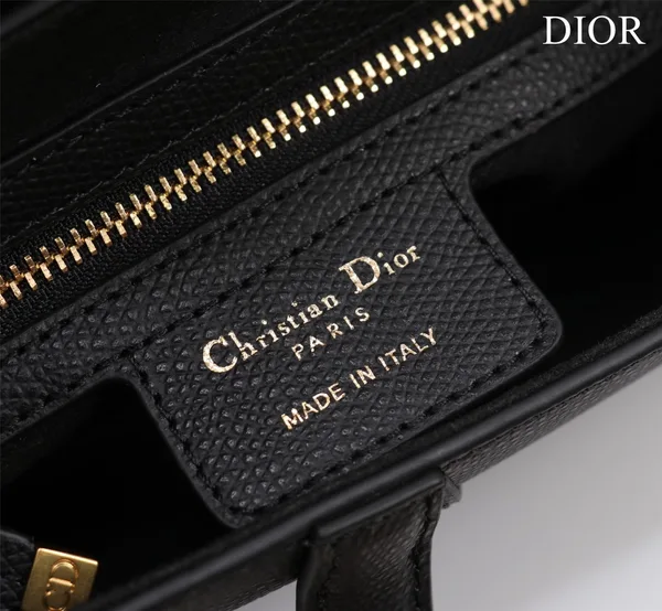 Dior Saddle Handbags Black With Lock Yellow Gold 25x20x6.5 cm product view 2