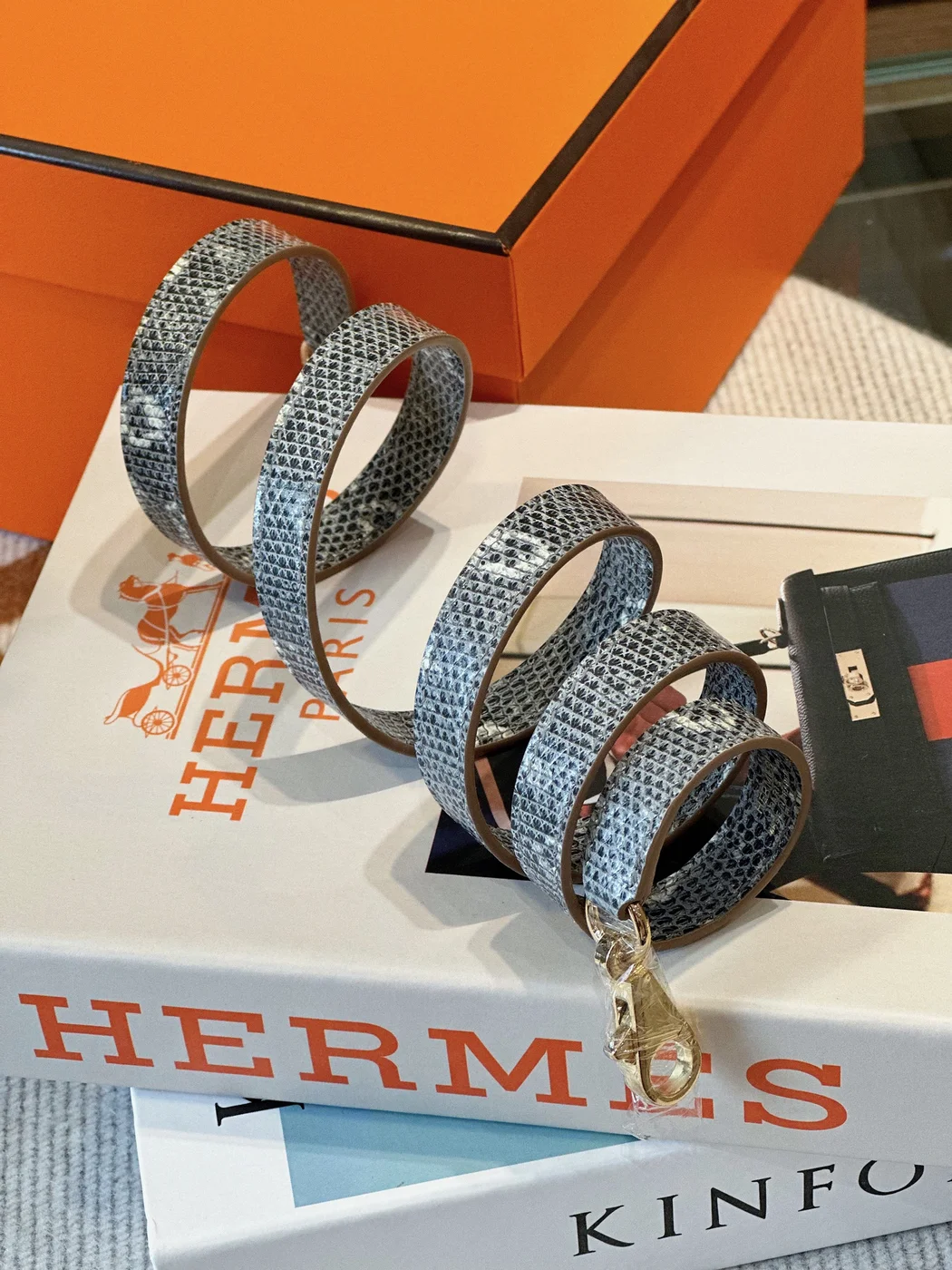 Hermès Kelly 28 Lizard Leather Bag product view 7