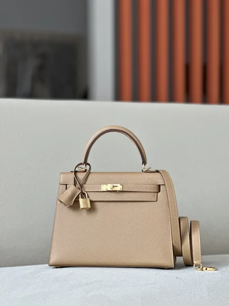 Hermès Kelly 20 Gold hardware Bag product photo