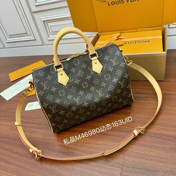 Louis Vuitton Speedy Bandoulière 30 in Monogram canvas Bag product photo