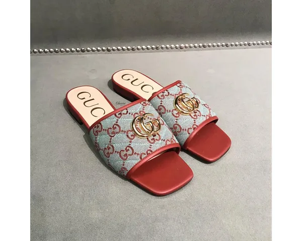 Gucci GG Matelassé canvas flat sandals product photo