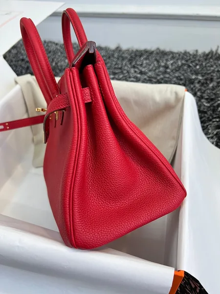 Hermès Birkin 25 cm Red Togo Leather Gold Hardware Bag product view 4