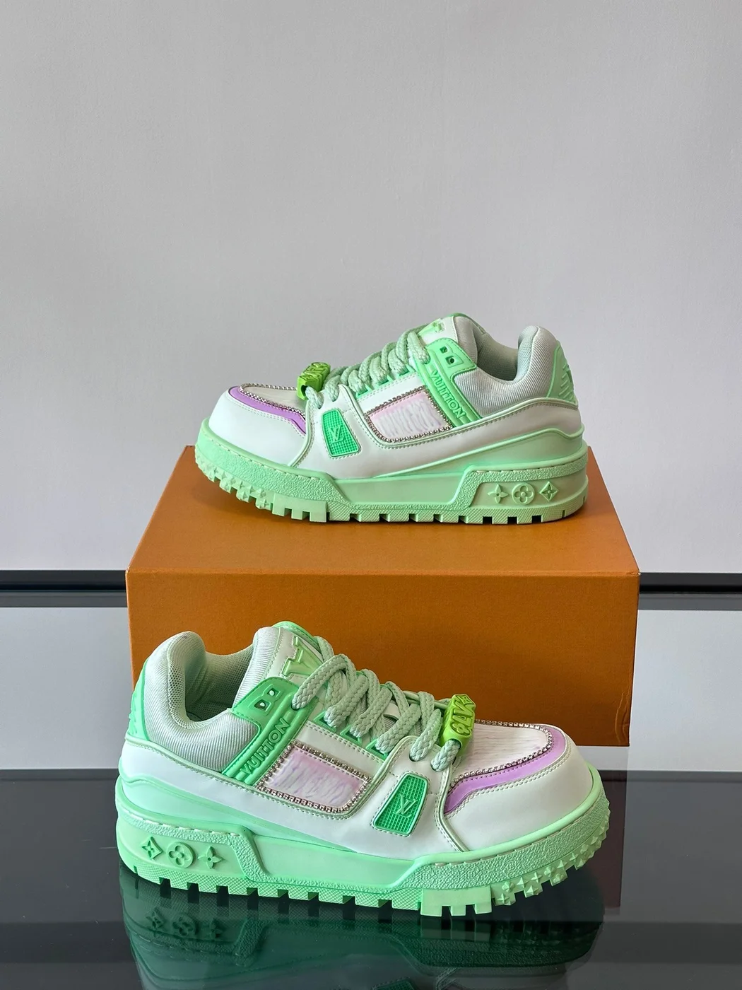 Louis Vuitton Men Light Green Leather Sneakers product view 4