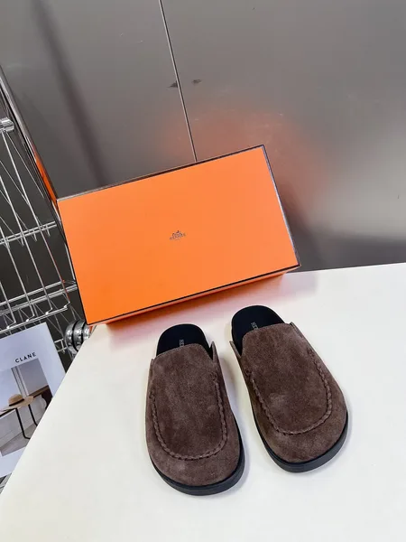 Hermès Women Brown Suede Slippers product photo