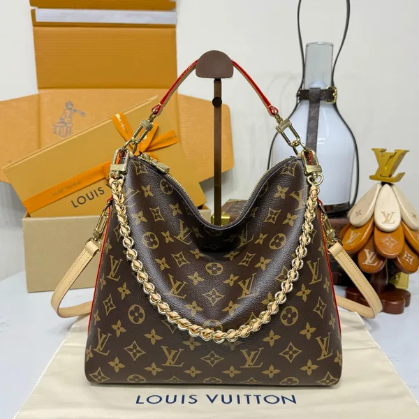 Louis Vuitton Multipass handbag in Monogram canvas product photo