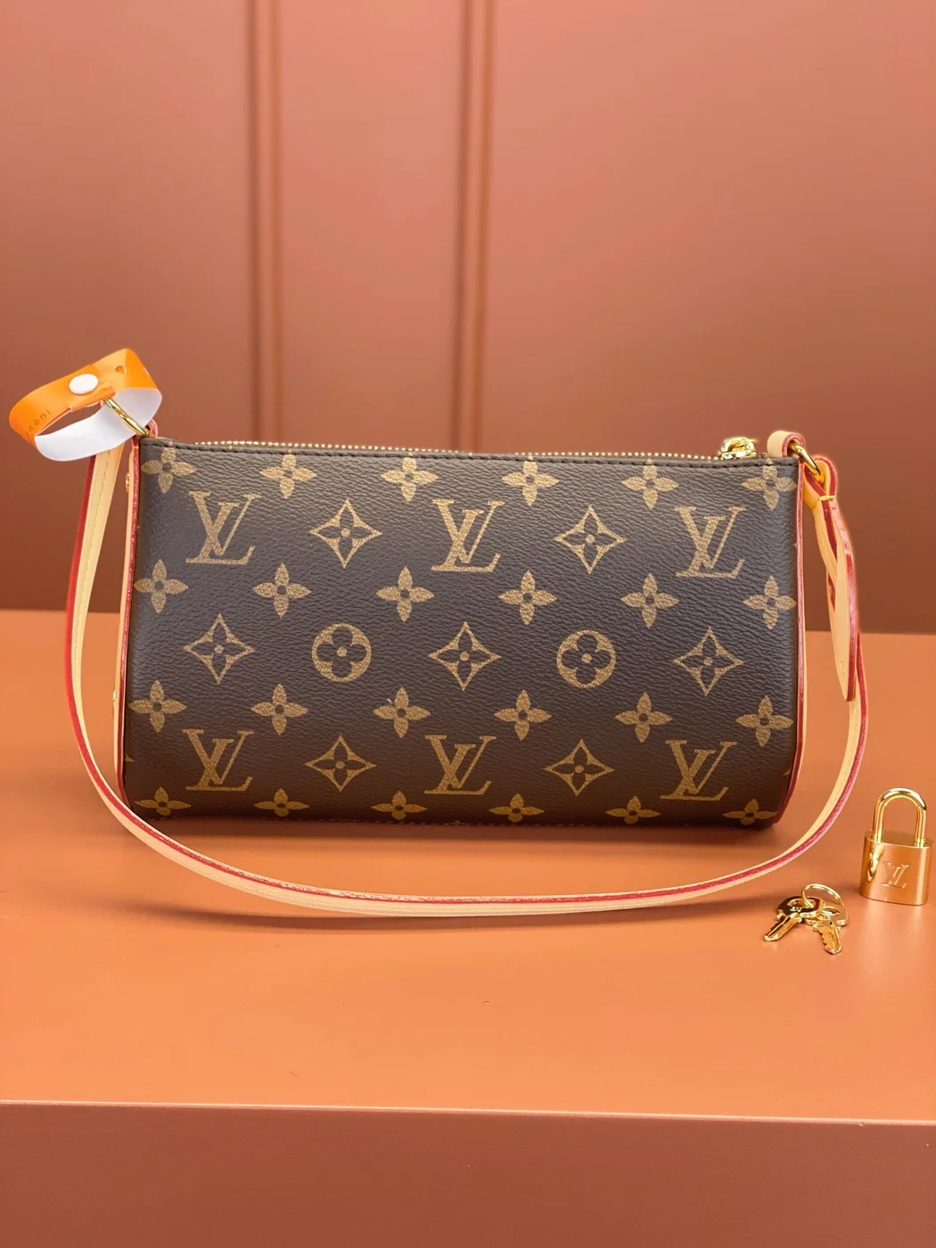 Louis Vuitton Pochette Tirette bag in monogram coated canvas product view 7