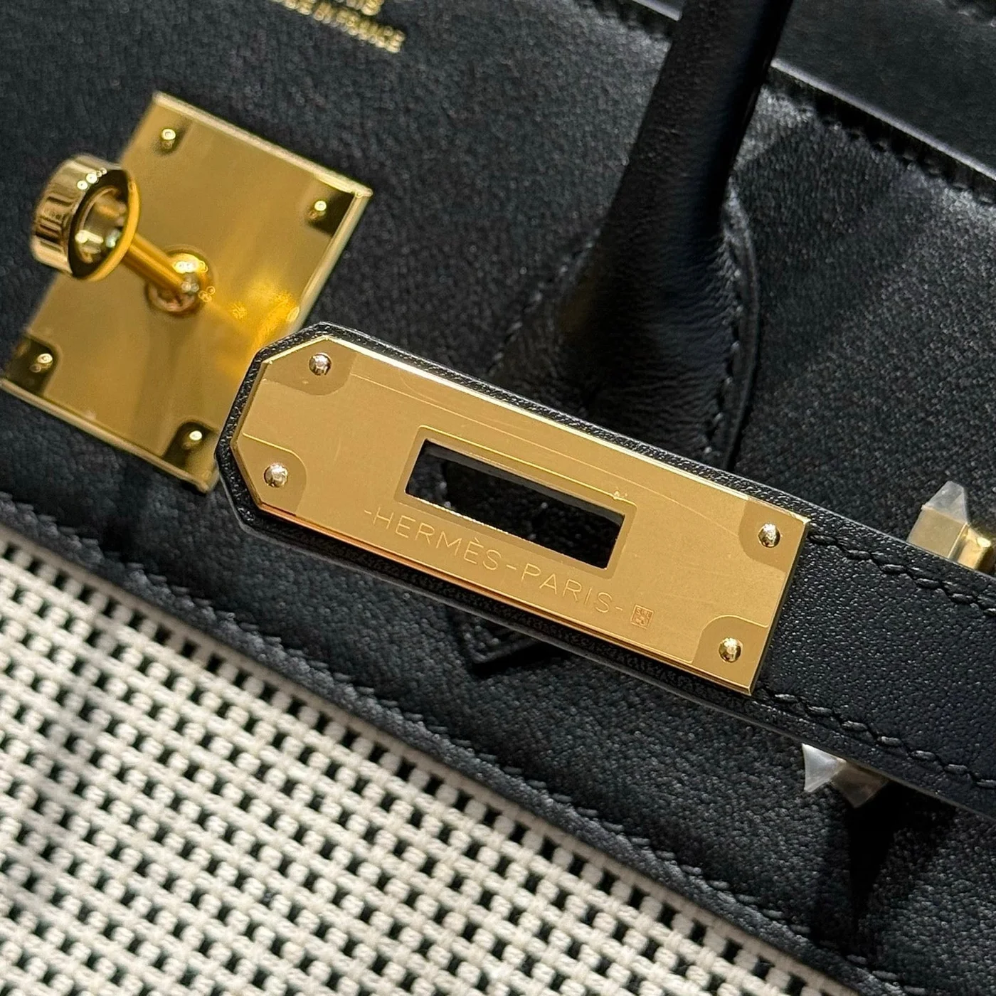 Hermès Birkin 30 cm In Black Swift White Black Plaid Toile Canvas Bag product view 4