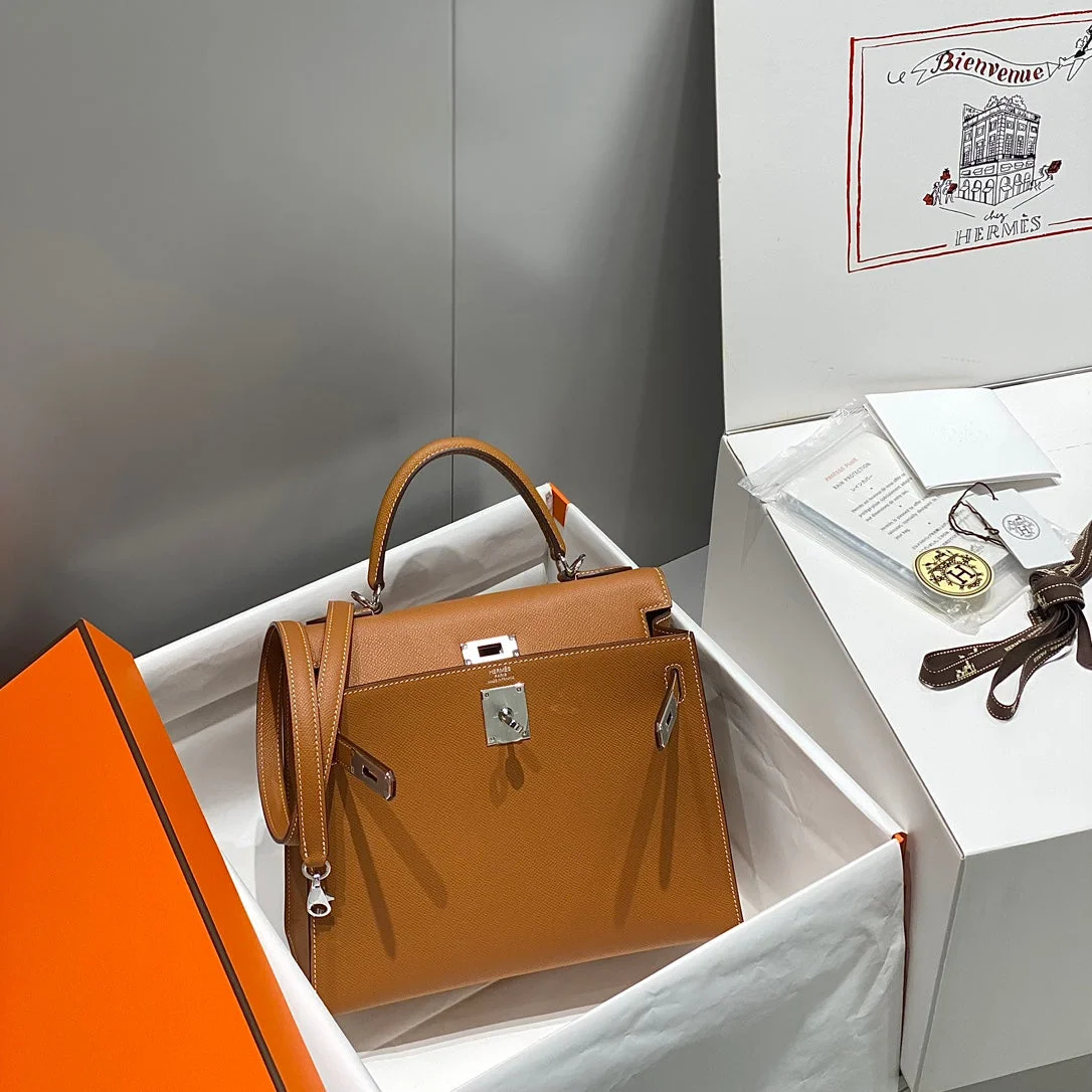 Hermès 28 cm In Gold Epsom Palladium Hardware Bag product view 3