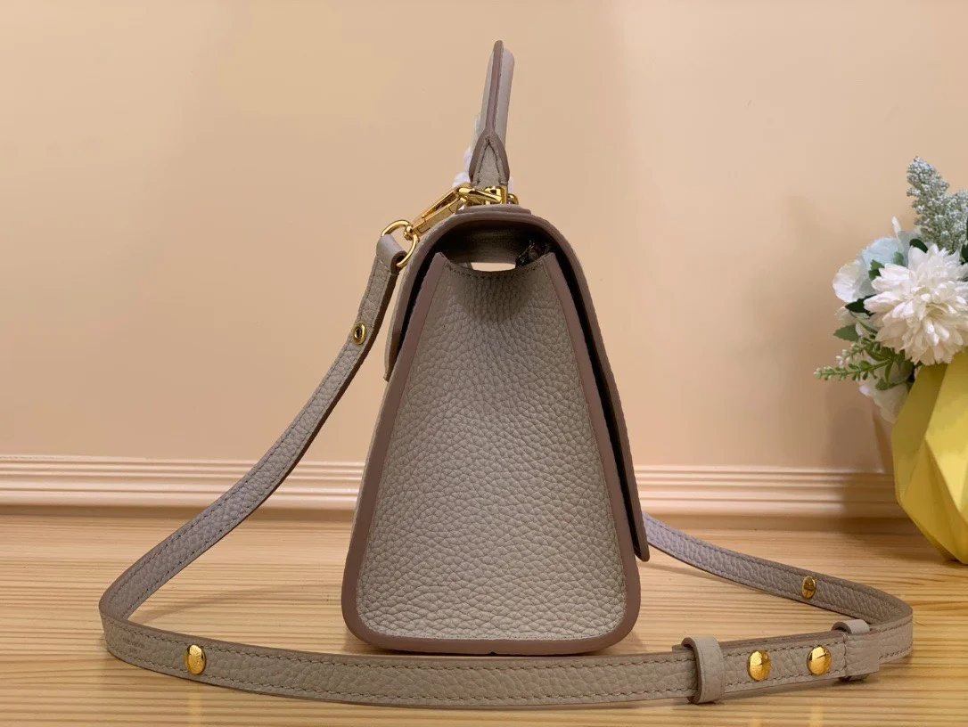 Louis Vuitton Twist Handle Lock Gold Handbags 17x25x11cm product view 8