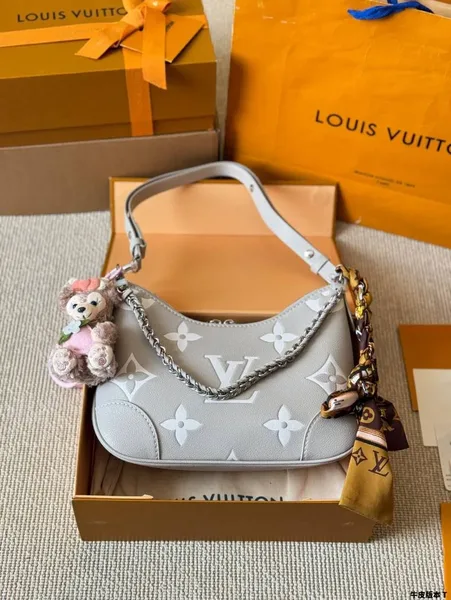 Louis Vuitton Boulogne PM handbag in Monogram Empreinte product photo