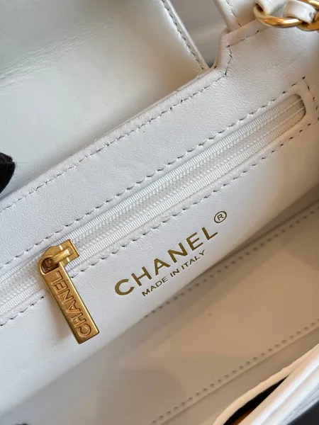 Chanel Kelly Bag 19 In White Calfskin Gold Hardware product view 4