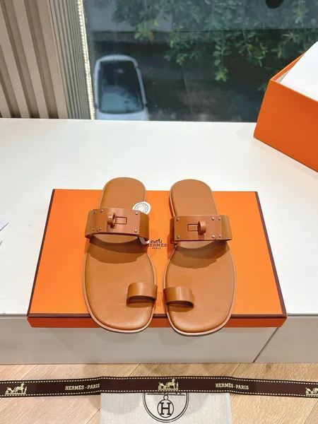 Hermès Women Tan Leather Sandals product photo