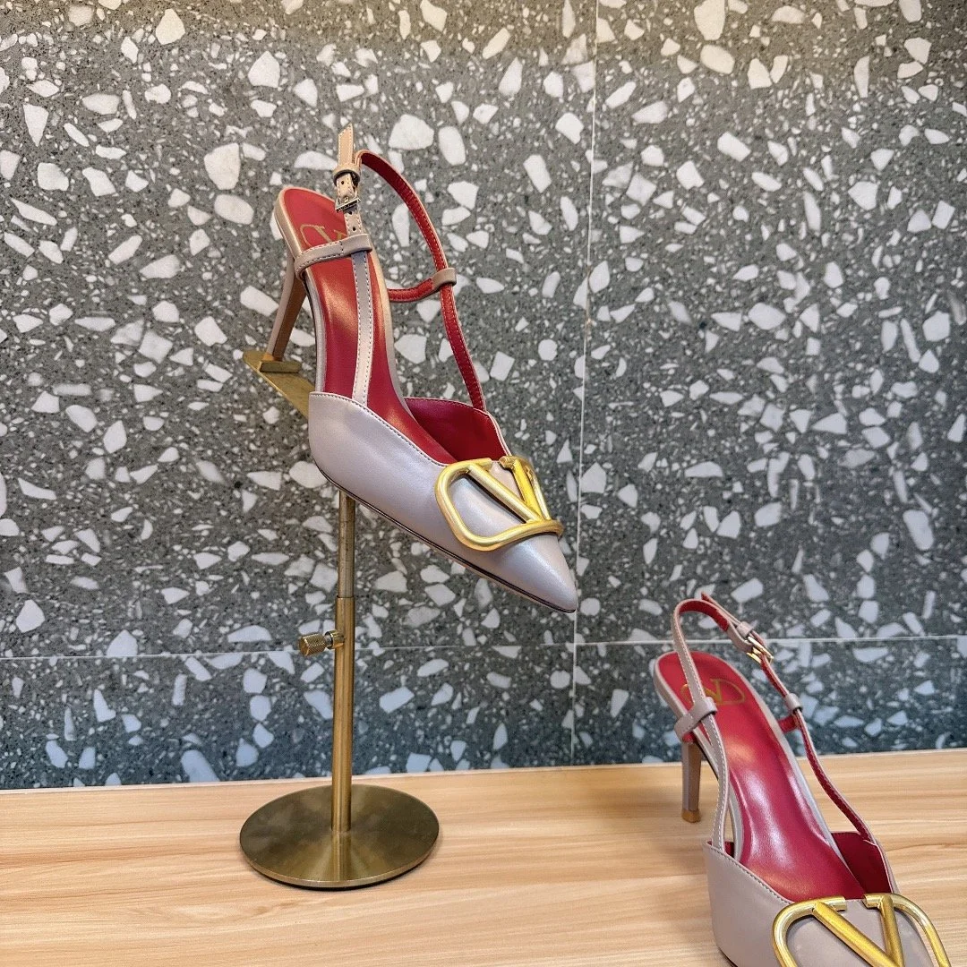 Valentino Women Beige Leather Pointed Pumps product view 3