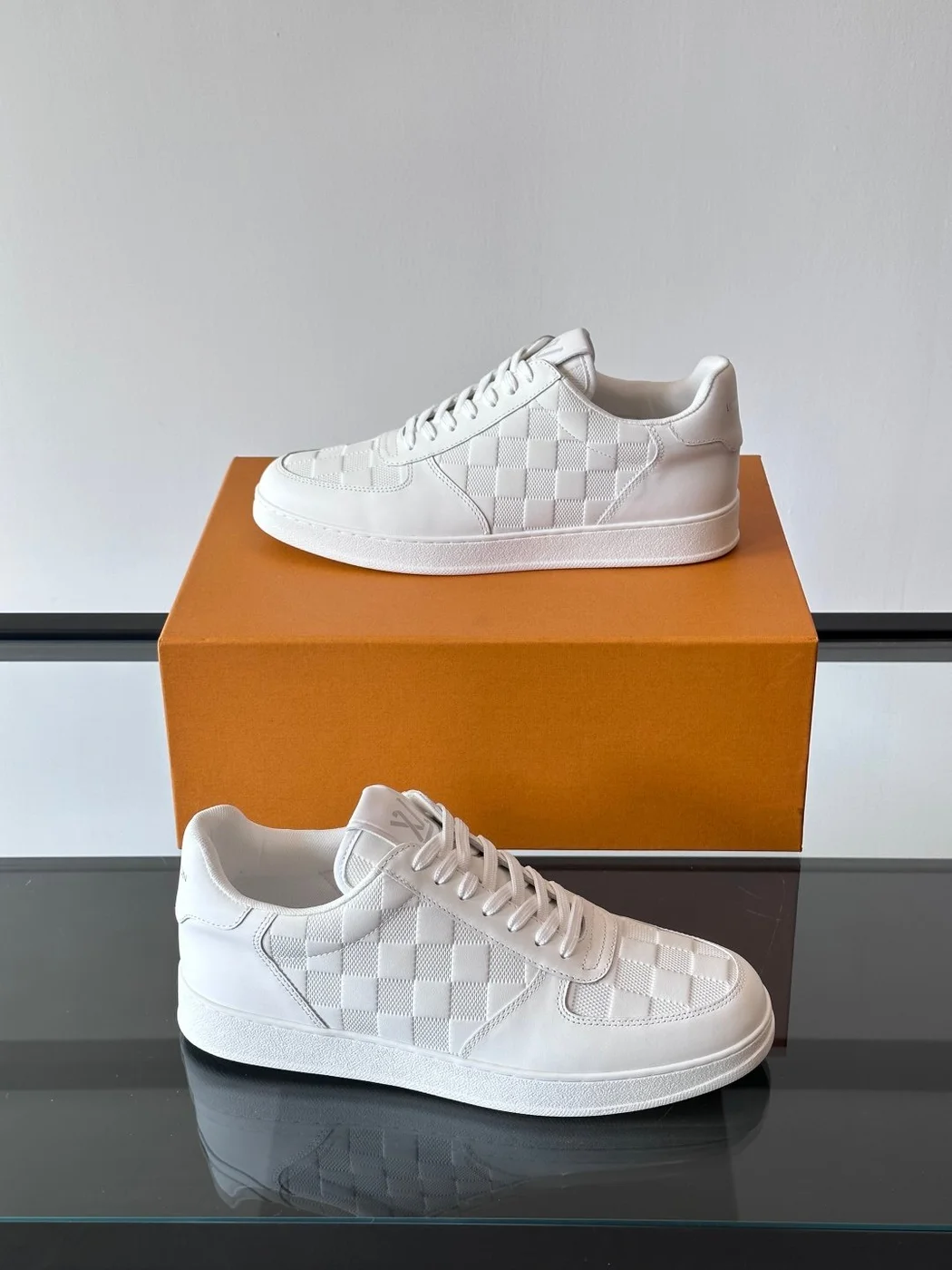 Louis Vuitton Men White Sneakers — Perforated Toe Detail product view 4