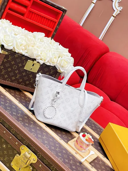 Louis Vuitton Blossom PM Mahina leather 2-way shoulder bag product photo