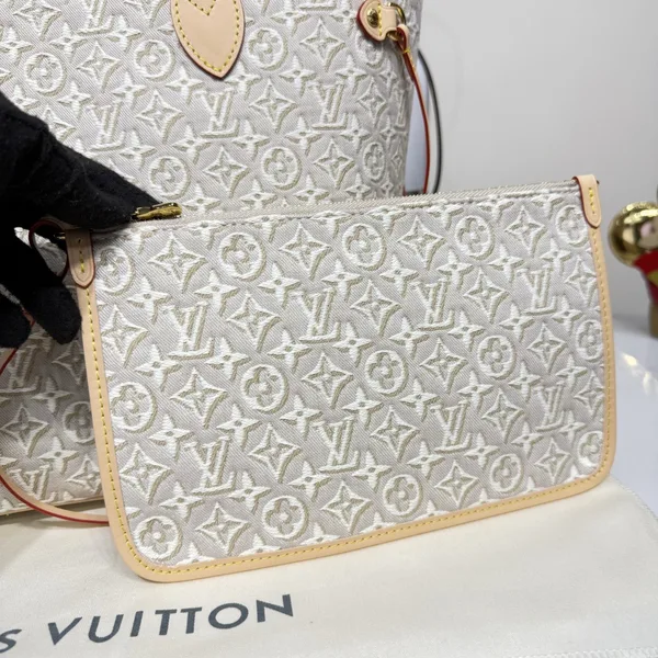 Louis Vuitton Neverfull MM Pre-Fall 2026 collection Bag product view 5