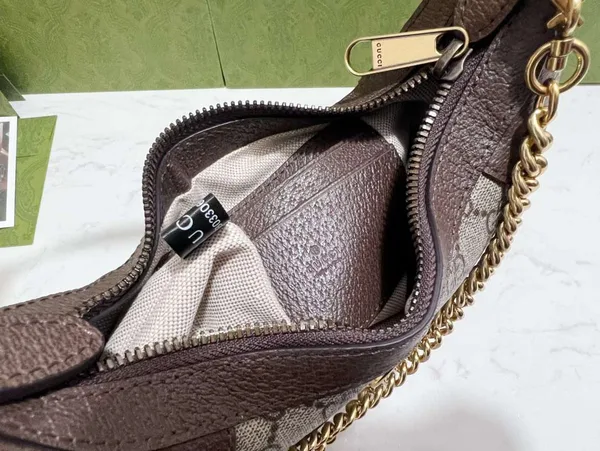 Gucci Cosmoonie Women’s Handbag with Gold Buckle Set 28 cm product view 6