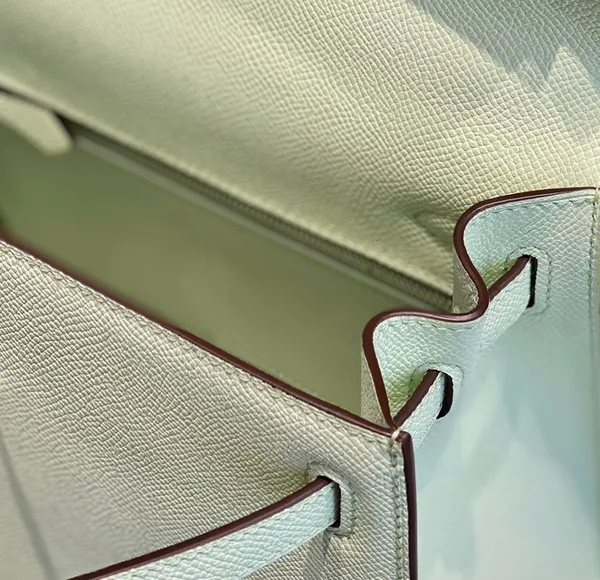 Hermès Kelly 28 cm In Vert Fizz Swift Silver Hardware Bag product view 8