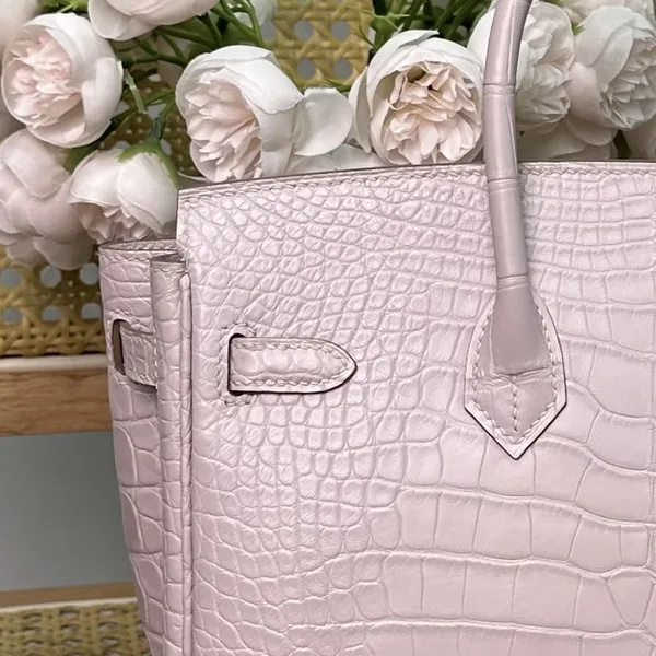 Hermès Birkin 25 cm Sakura Pink Crocodile Leather Gold Hardware Bag product view 6