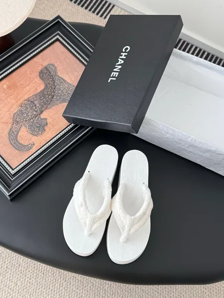 Chanel Women White Fabric Strap Flip Flops product photo