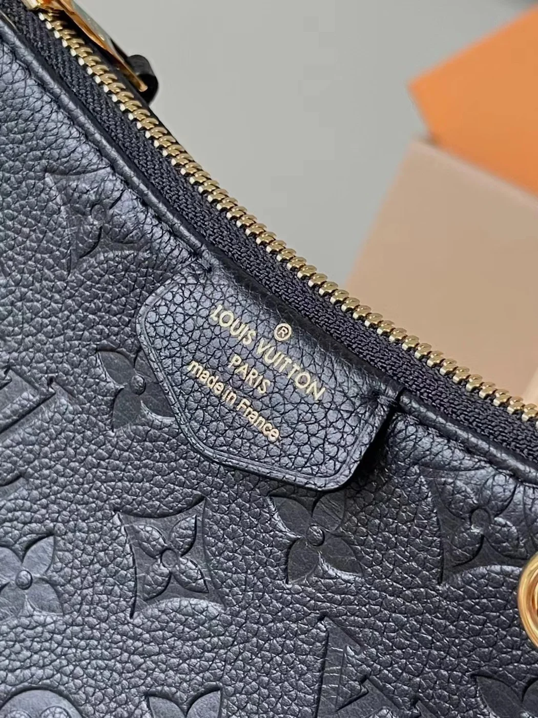 Louis Vuitton Easy Pouch On Strap Handbags Black 19× .5x3cm product view 4