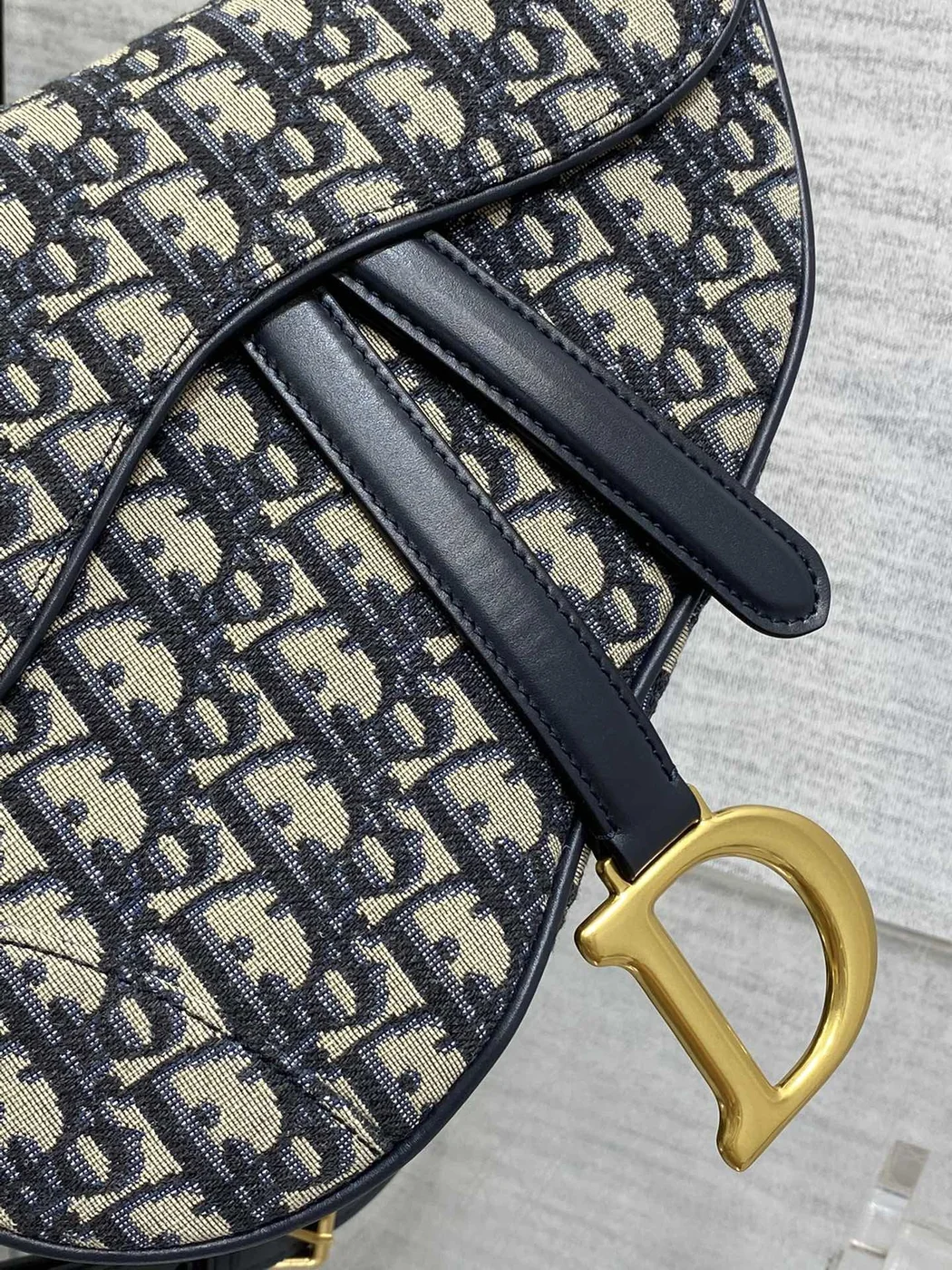 Dior Saddle Bag Blue Oblique with D Charm product view 2