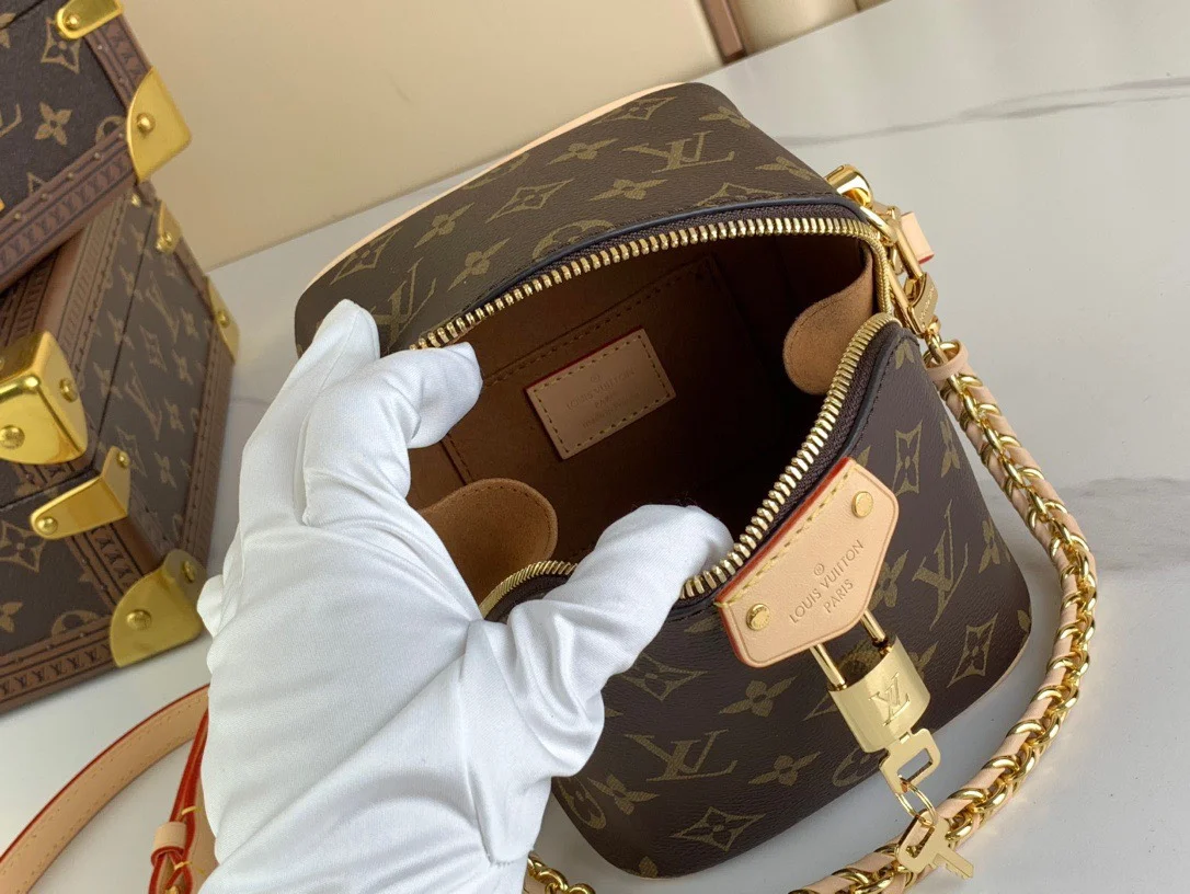 Louis Vuitton Monogram Pattern Handbag 14x13x11cm product view 6
