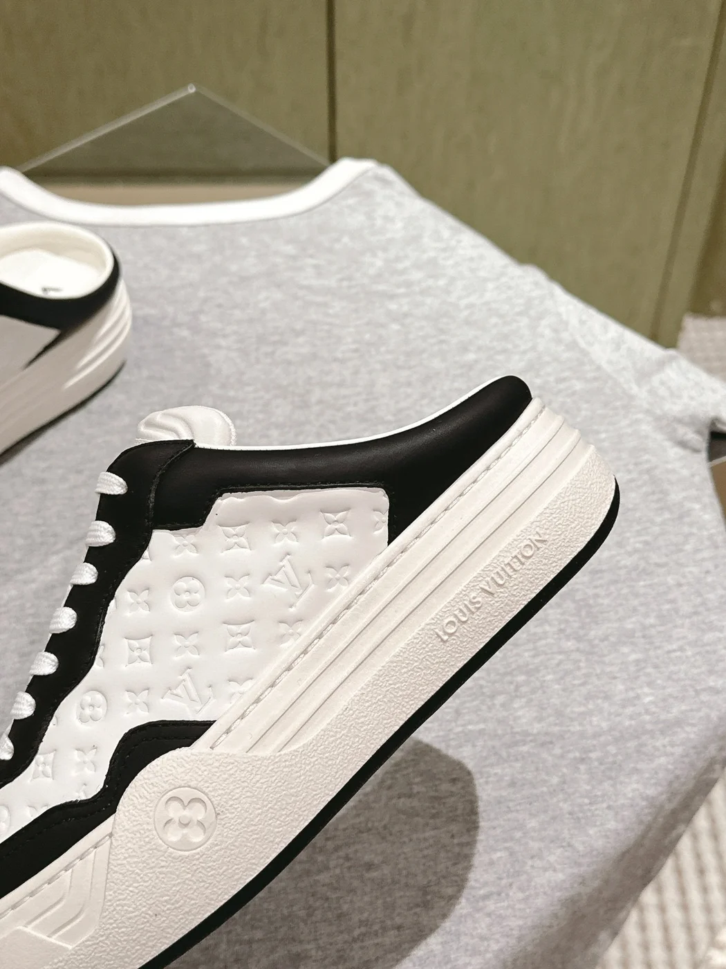 Louis Vuitton Women Black and White Sneakers — Round-Toe Low-Top Style product view 6