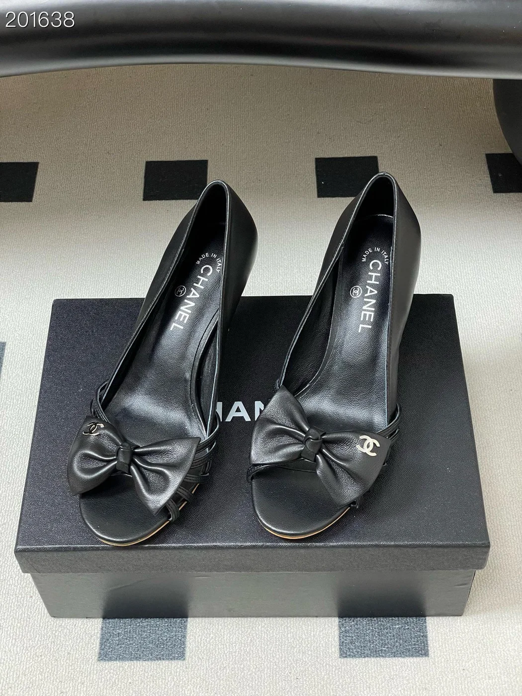 Chanel Bow Heel In Black product view 1