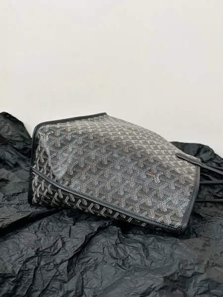 Goyard St Louis PM Tote Bag product view 8