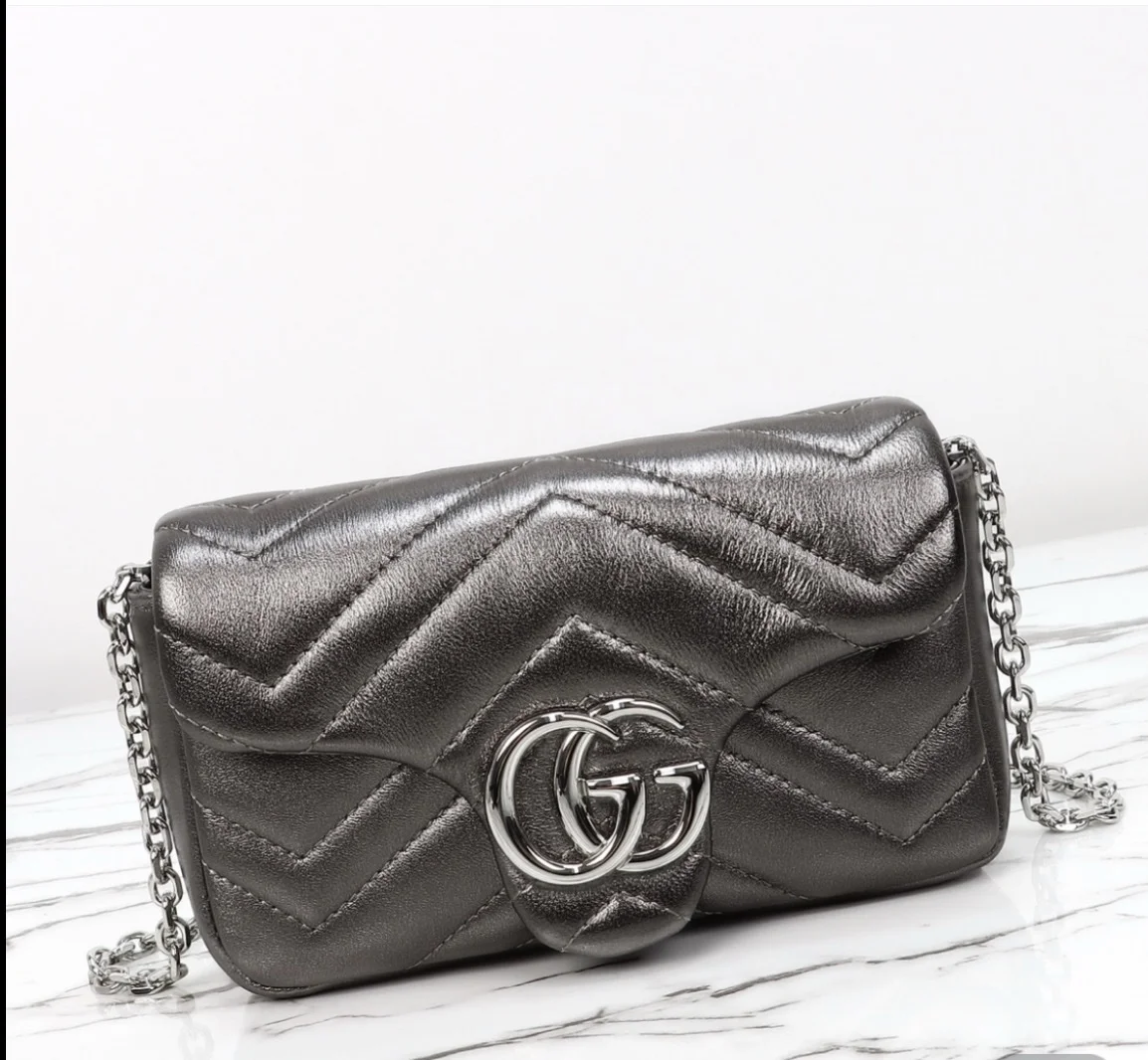 Gucci GG Marmont Mini metallic leather shoulder bag. product view 1