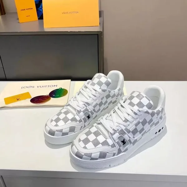 Louis Vuitton white Trainer sneaker product photo