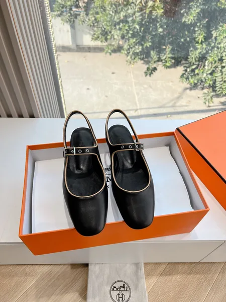 Hermès Women Black Leather Slingback Mules product photo