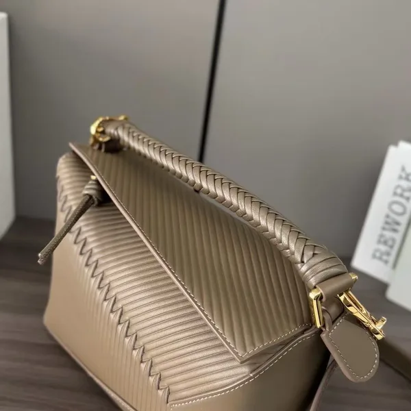 Loewe Puzzle Bag product view 3