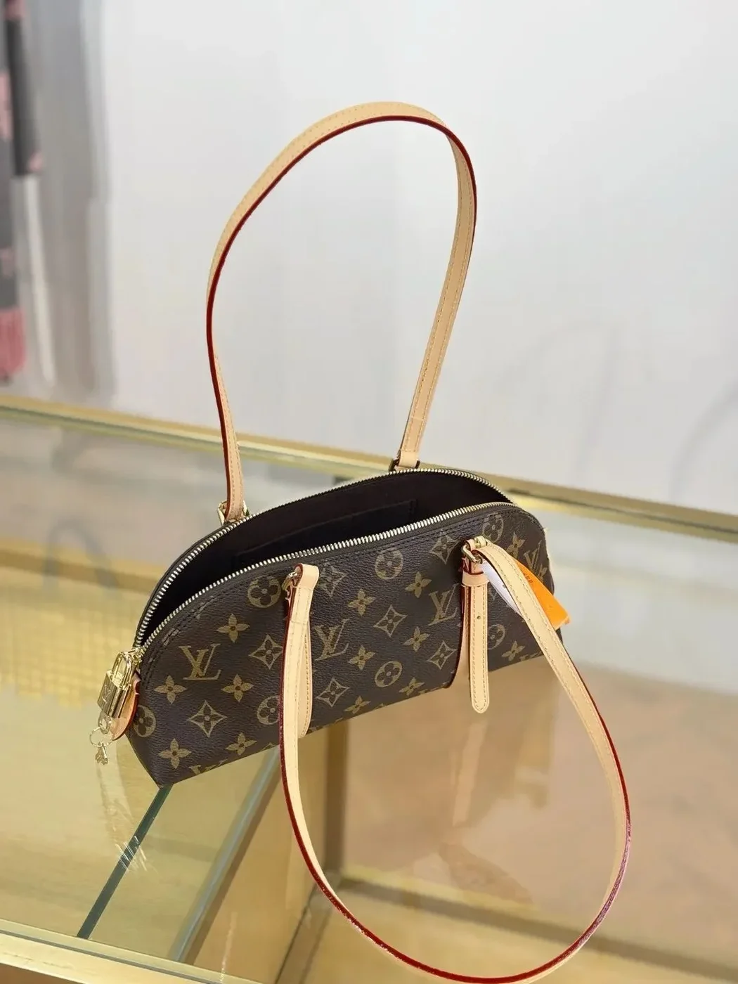 Louis Vuitton Squire East West bag Monogram product view 8