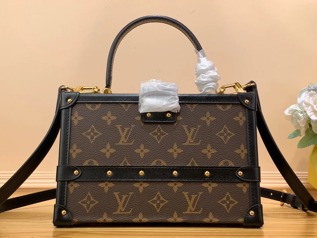 Louis Vuitton Petite Malle Louis Vuitton Monogram Pattern Handbags 24x16x13cm product view 2