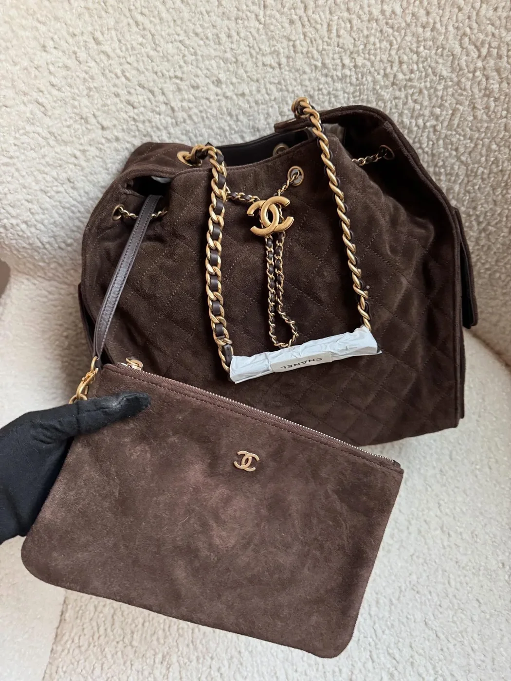 Chanel 25 Medium Chocolate Brown Gold hardware Bag product view 2
