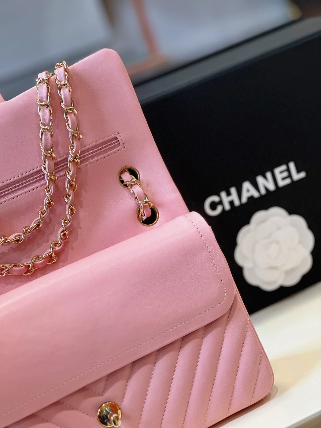 Chanel Classic Handbags V-Pattern Pink Lock Gold 23 cm product view 5