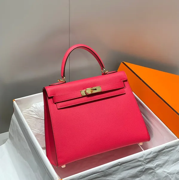 Hermès Kelly 28 cm In Rose Tyrien Swift Calfskin Gold Hardware Bag product photo